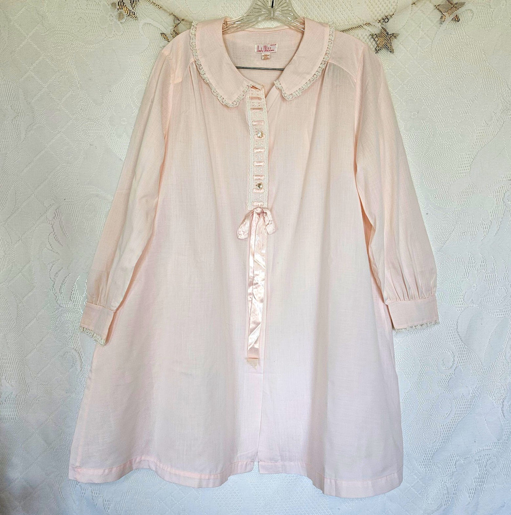 Lady Weldon Medium Pink Collared Button Up Front White Lace Trim Robe